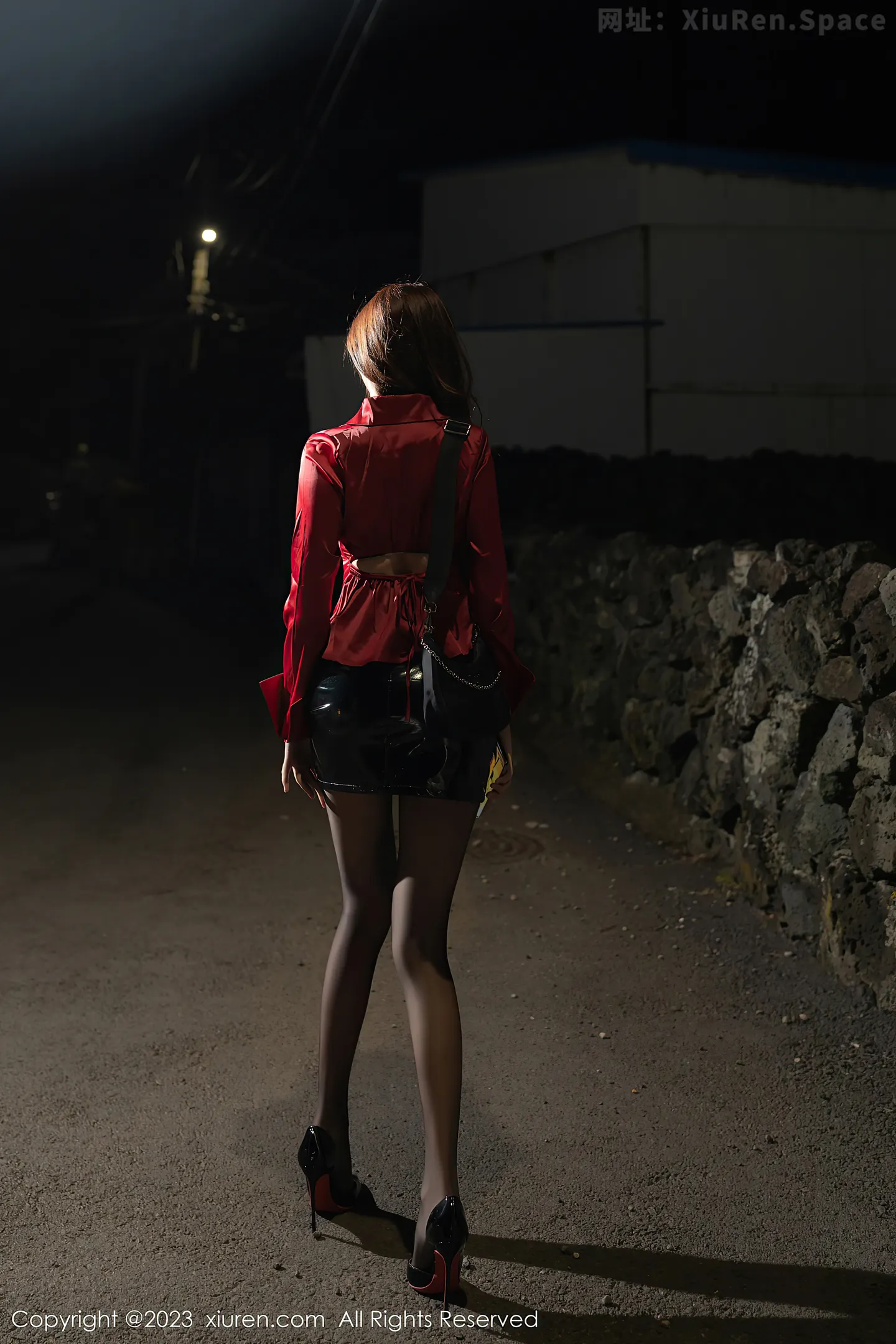 图片[3]-[XiuRen秀人网]VOL.7778 模特陆萱萱性感黑色蕾丝内衣配超薄灰丝秀柔美多姿身段诱惑写真80P-秀人网官方网站